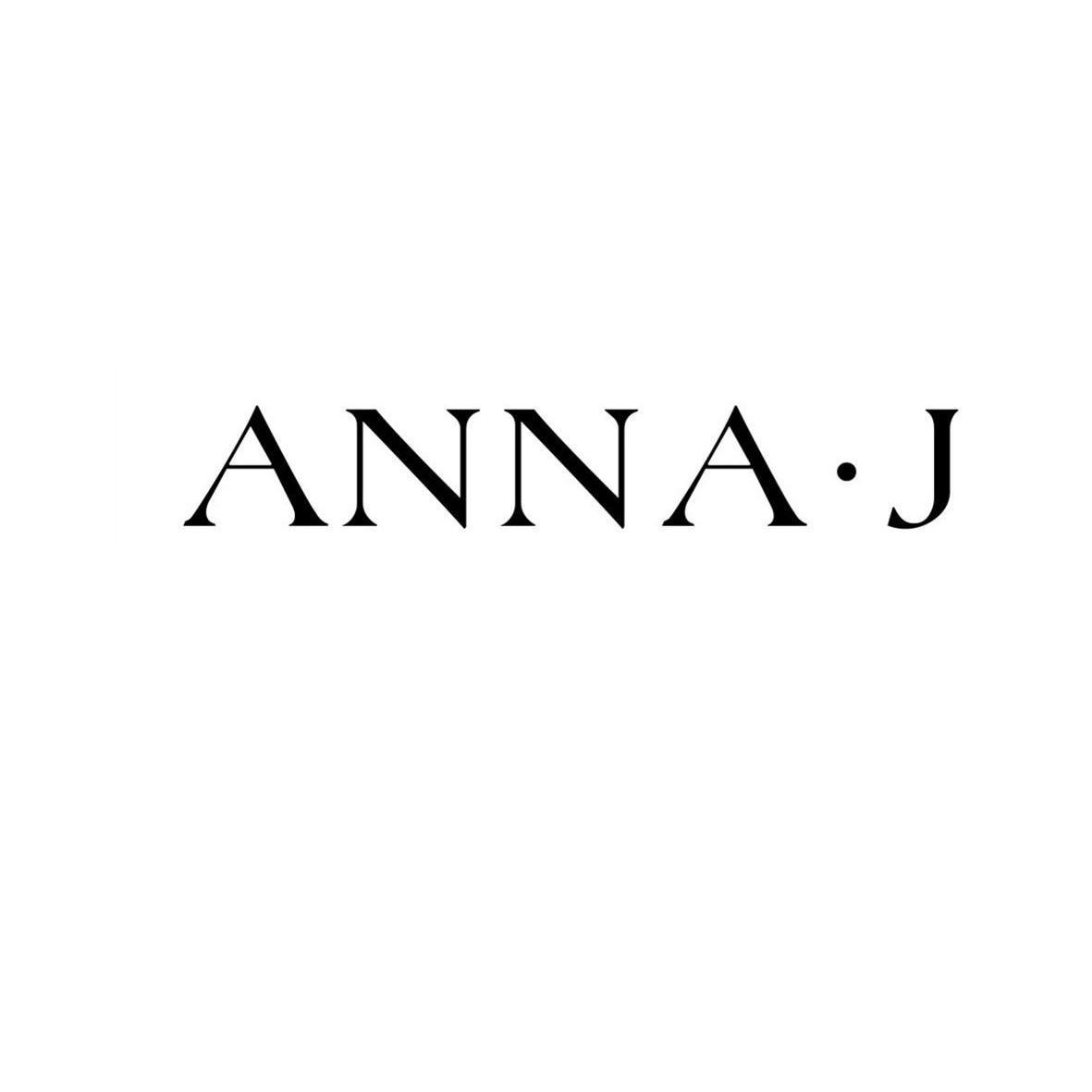  em>anna /em>· em>j /em>