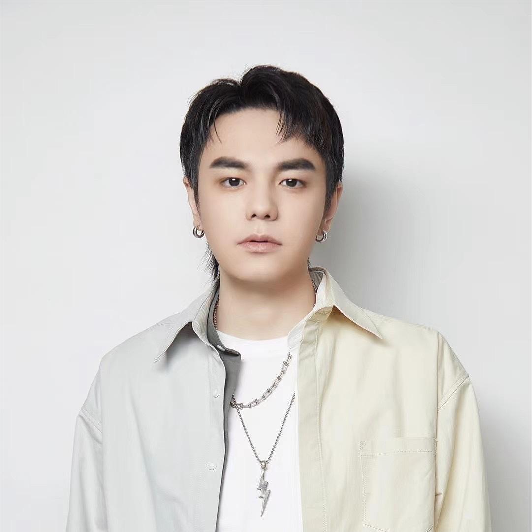 李巍 - 贵州省广播电视信息网络股份有限公司 - 法定代表人/高管/股东 - 爱企查