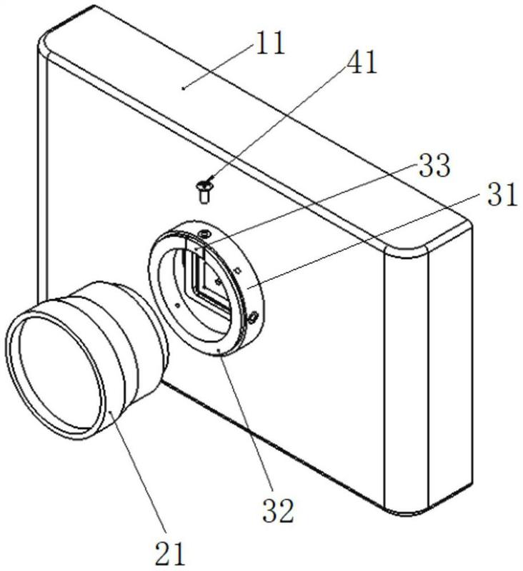 本实用新型提供了成像装置,所述成像装置包括镜头,壳体和光电探测器
