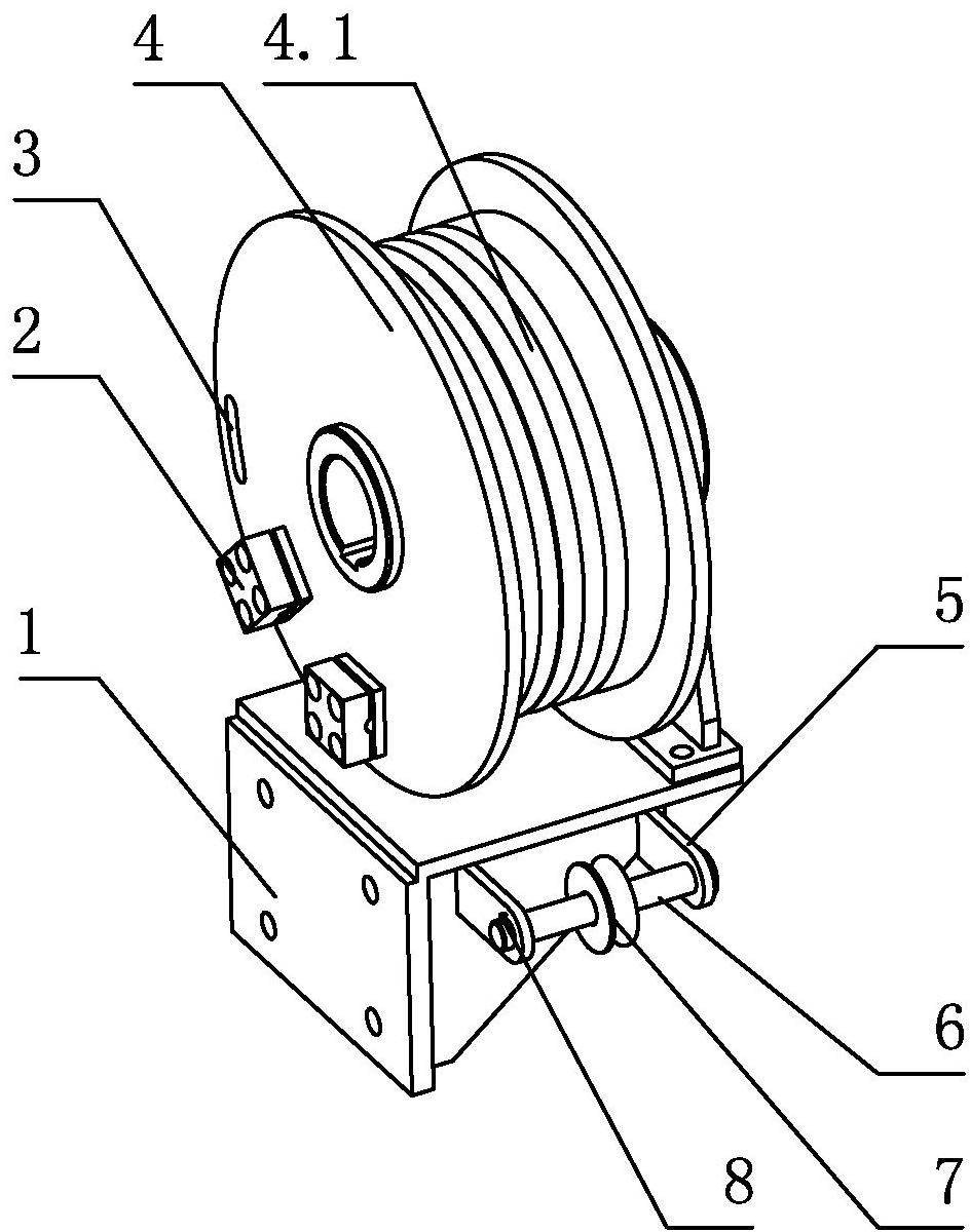 本实用新型涉及一种钢丝绳导向机构,属于立体车库提升装置技术领域