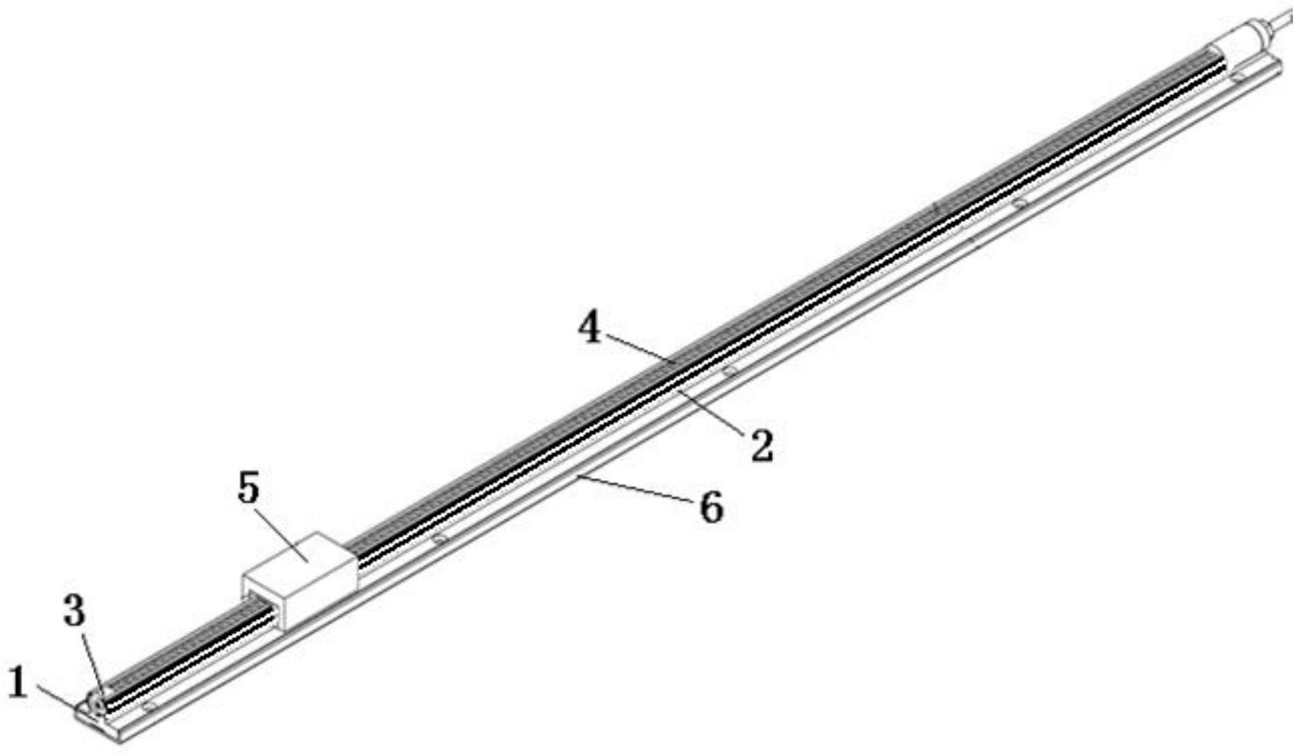 种耐腐蚀直线滑轨,其特征在于:它包括一底座,在底座的顶部一体设置一