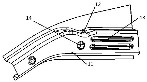 一种汽车前轮罩加强梁-爱企查