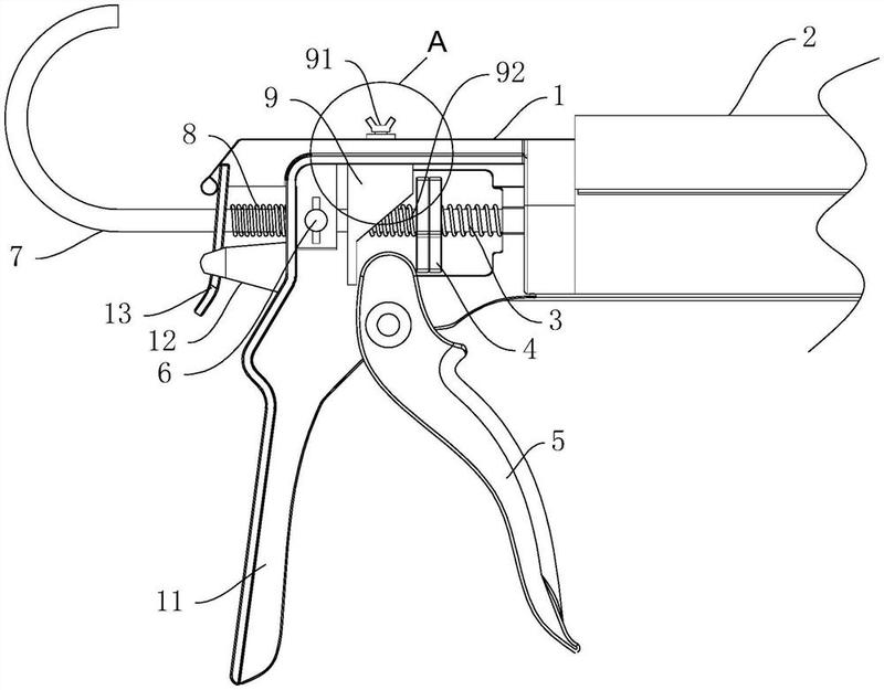 包括胶枪主体,第一弹簧,穿设于胶枪主体内的推杆