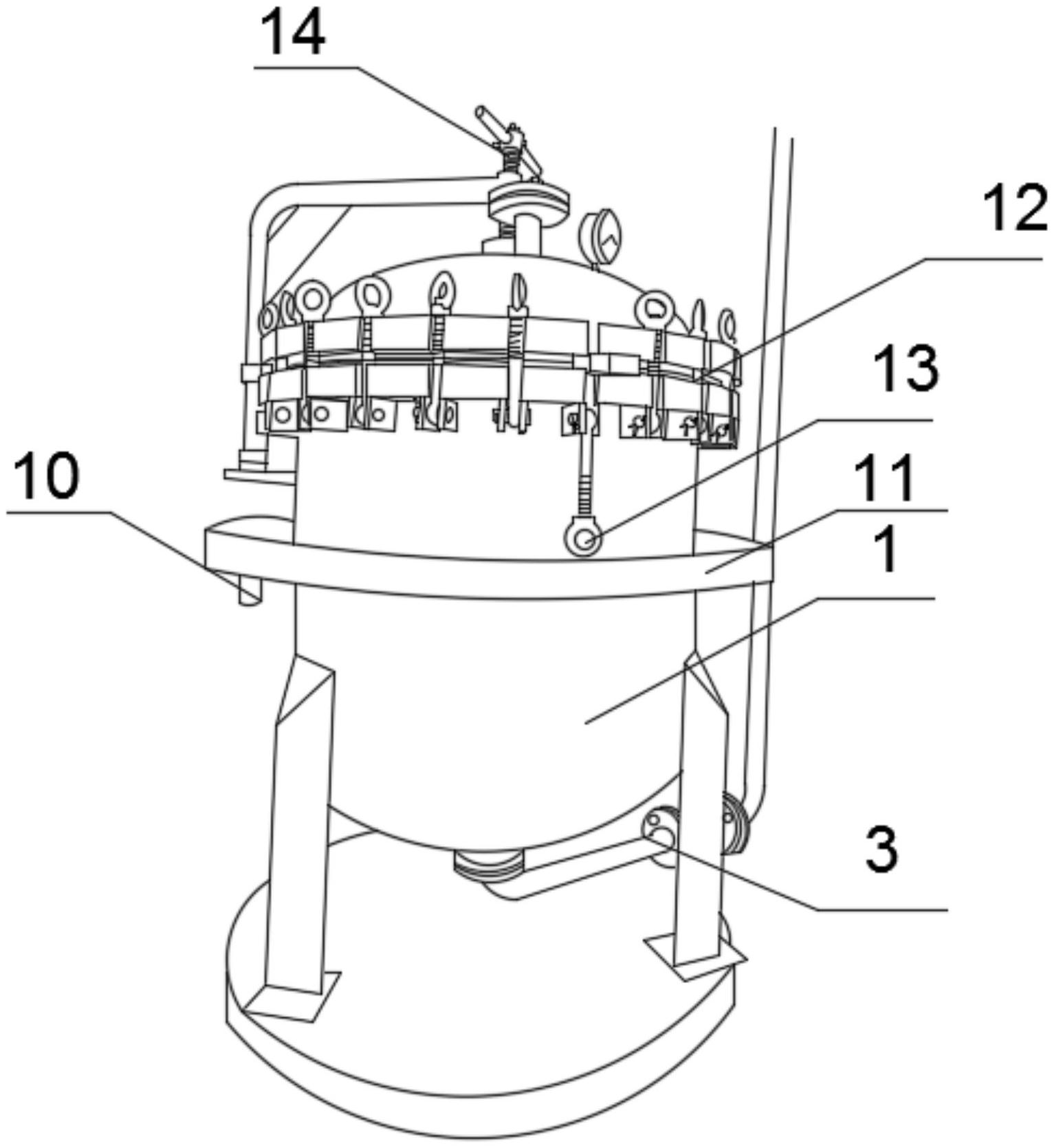 通过在罐形压滤器本体的外壁外围焊接一圈槽体结构,槽体结构的一处