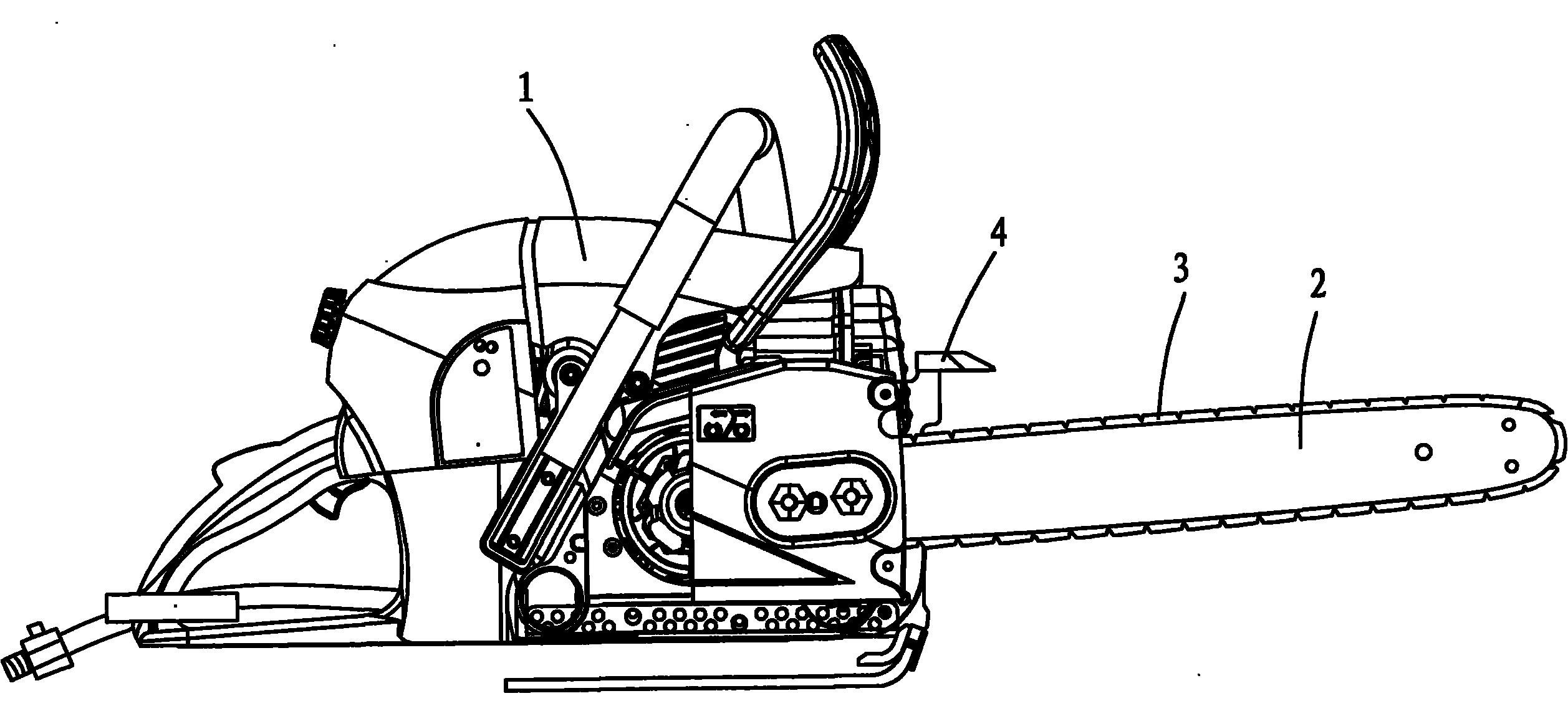 摘要附图摘要一种改良的切割链锯,包括机体以及安装在机体前端的导板