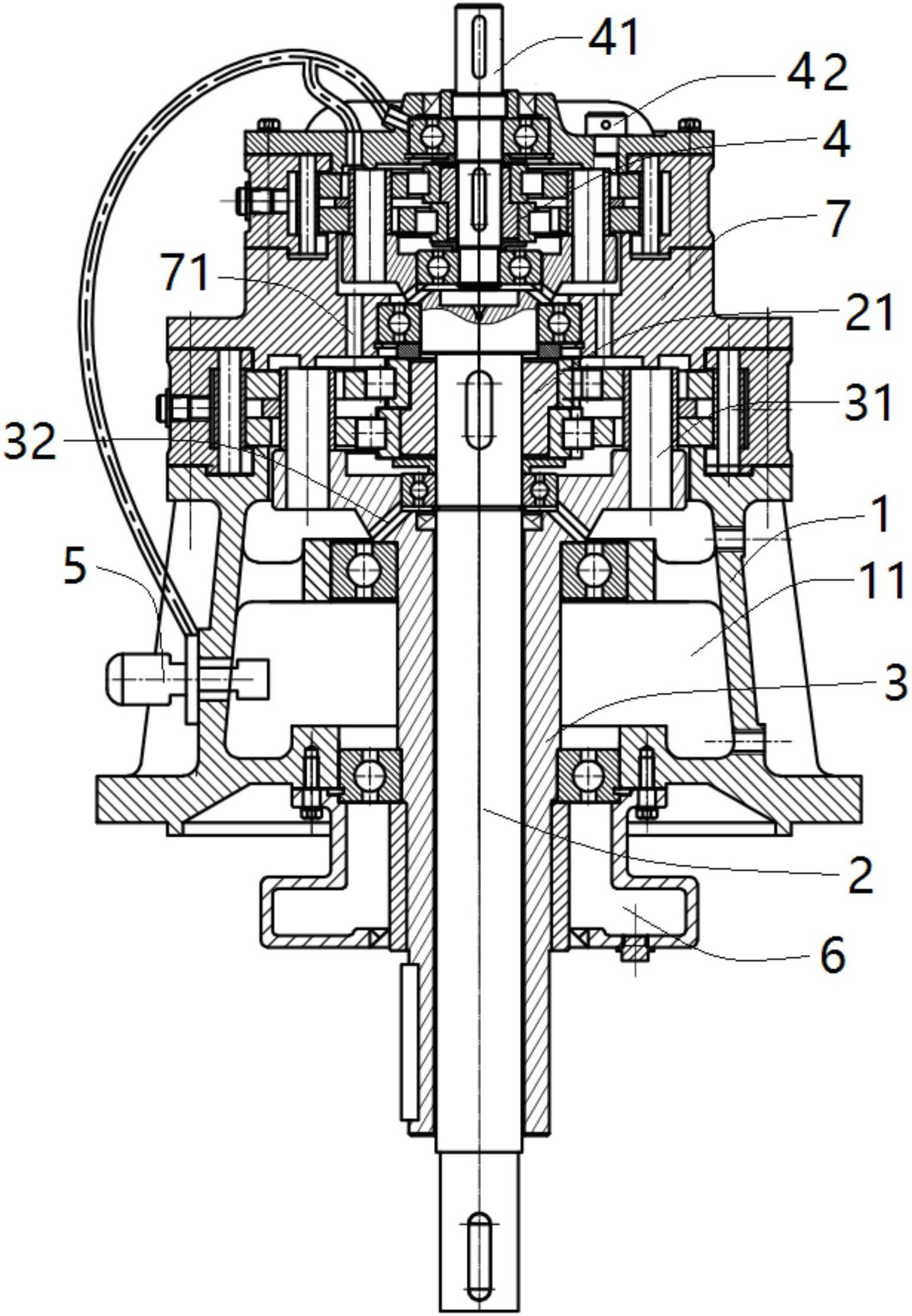 种双速搅拌传动装置,它包括外壳,竖直向可旋转装配在外壳内的输出内轴