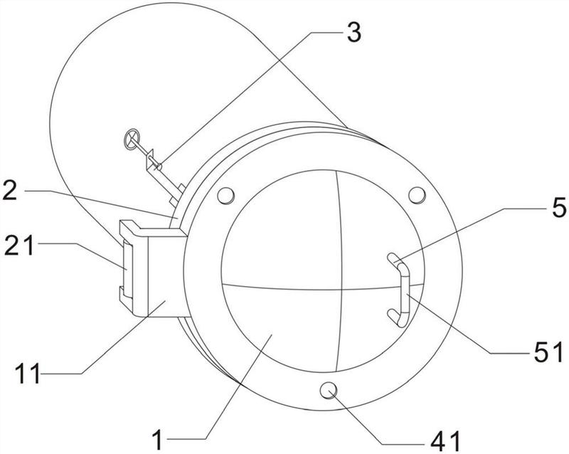 所述的炉门本体为对应安装板尺寸的圆形板结构,所述的炉门本体的侧面