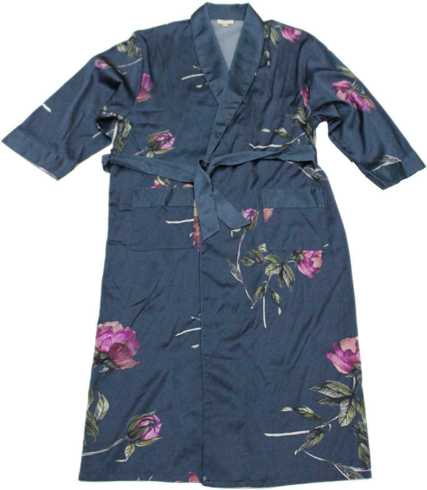 摘要附图摘要1.本外观设计产品的名称:男长袖睡袍(s098).2.