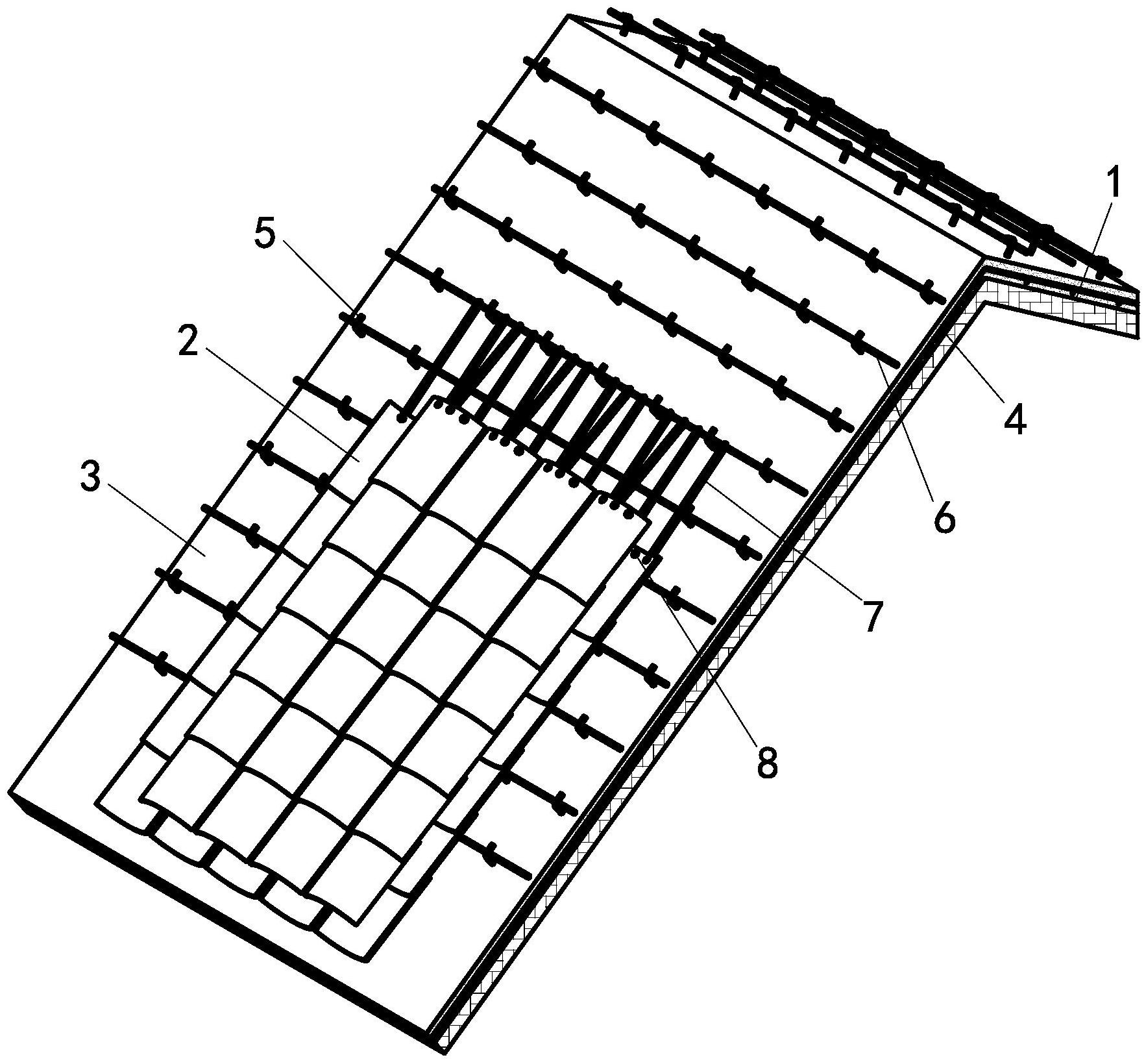 瓦片(2);大坡度屋面(1)設有混凝土層(3),混凝土層(3)內設有鋼筋網(4)