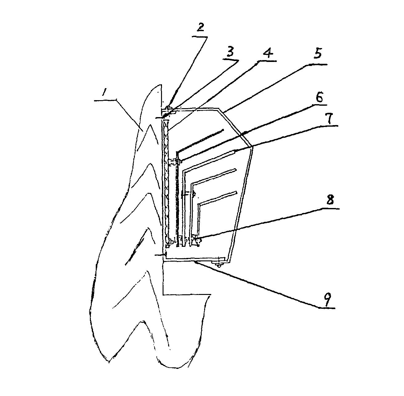 散热板之间加有ptc电热片,ptc电热片上连接引线和接线板