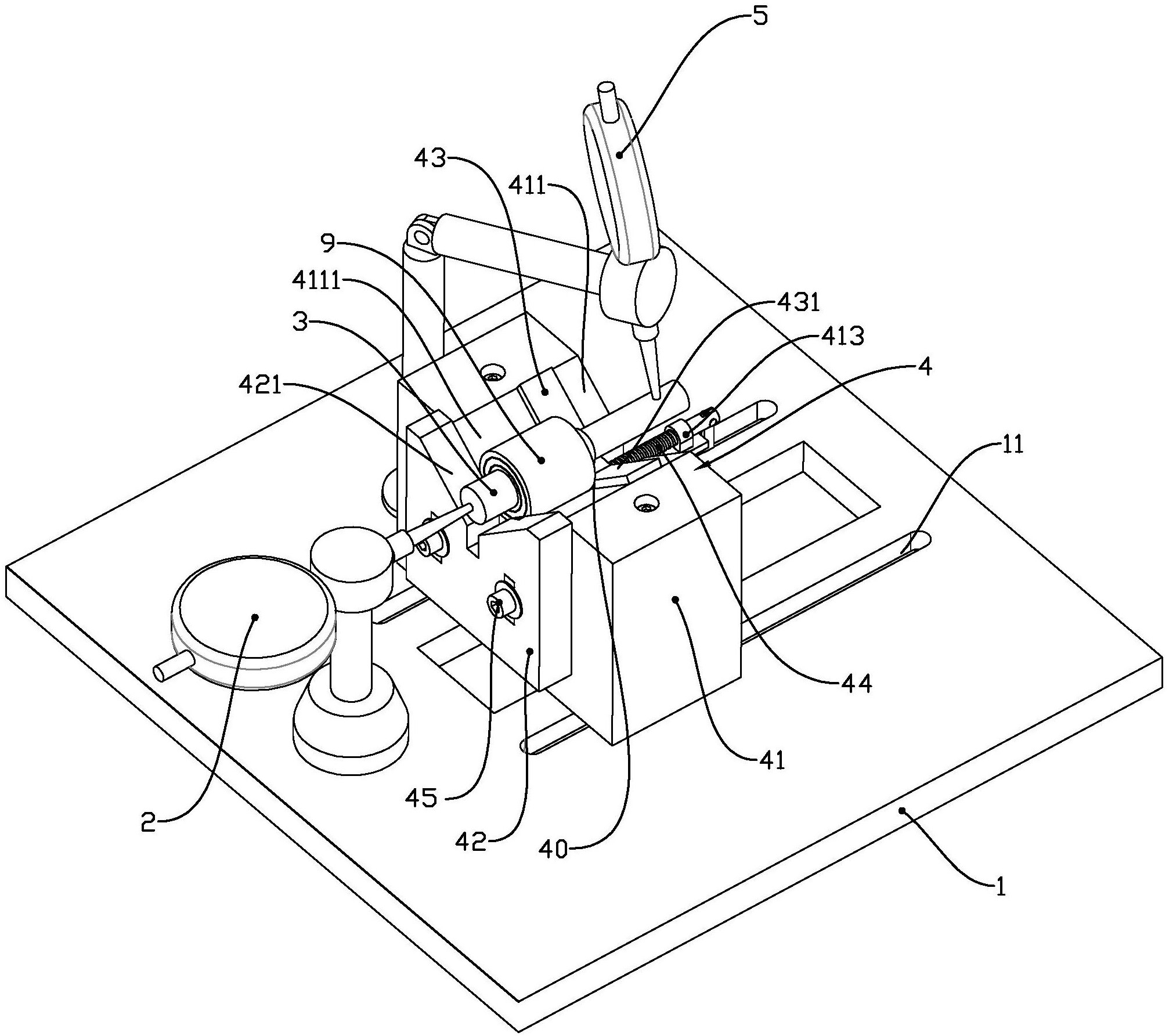 包括基板,轴向游隙检测表,芯轴及轴承固定工装,轴向游隙检测表的表头