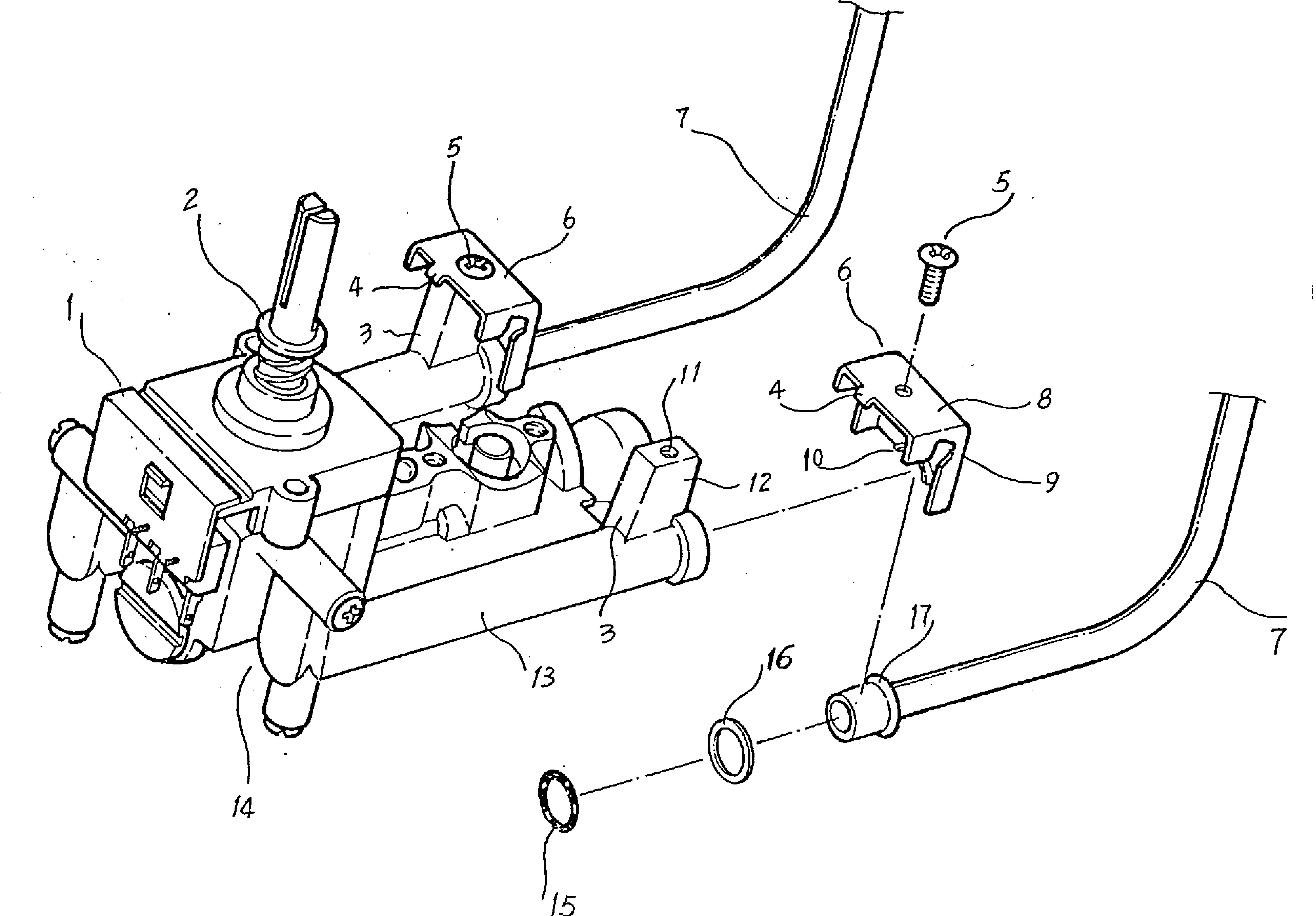 开关主体左,右两侧的导槽槽口上方设有具斜挡面的定位块,套装垫片和止