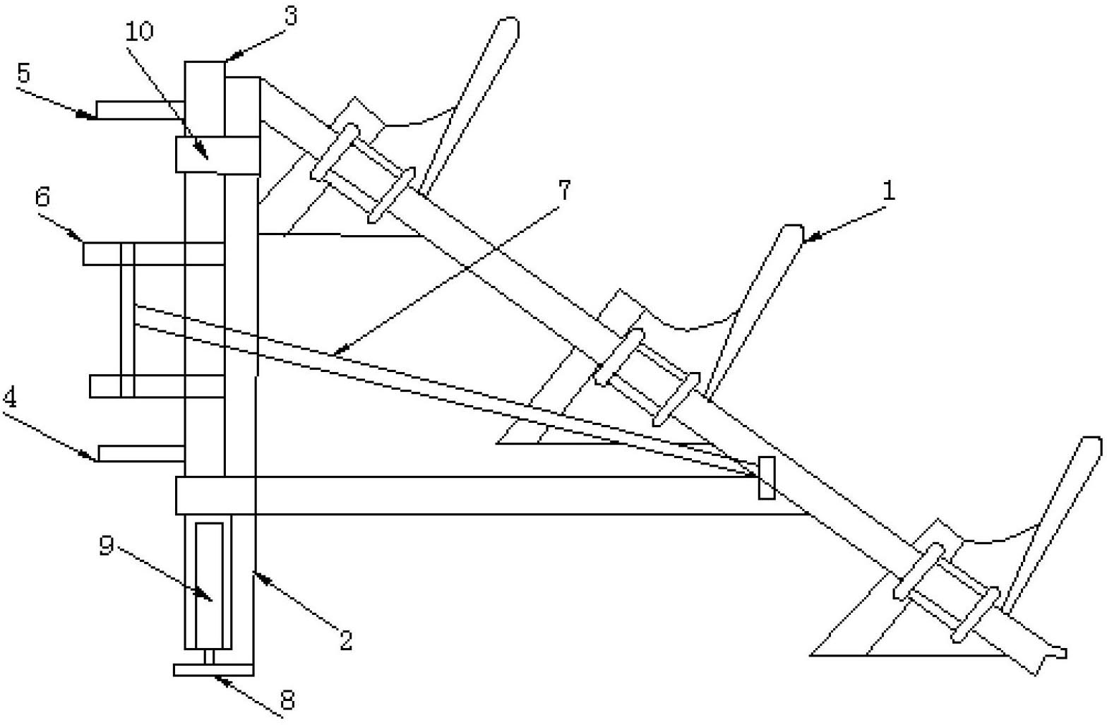 它包括单项悬挂铧式犁以及机械调节结构组成,铧式犁的横梁前端设右