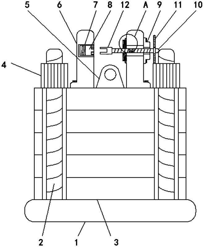 且公开了一种基桩叠片式高应变检测重锤,包括安装底座,所述安装底座的